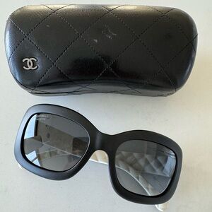 ✨Authentic✨ CHANEL Matte Black 6048 Sunglasses